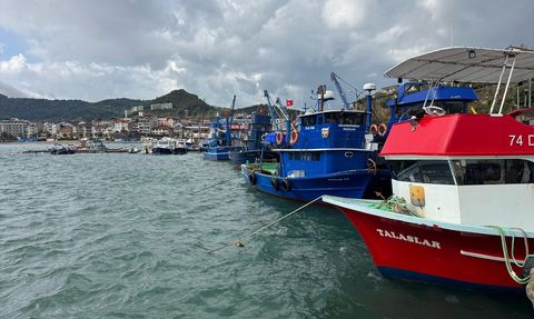 Bartın'da Şiddetli Rüzgar Deniz Hayatını Olumsuz Etkiledi