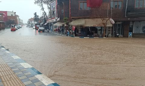 Bilecik'te Şiddetli Sağanak Yağış Etkili Oldu
