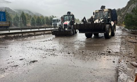 Bilecik'te Şiddetli Yağış Ulaşımı Etkiledi
