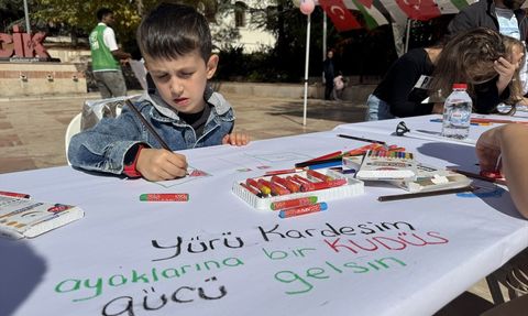 Bilecik ve Kütahya'da Filistinli Çocuklar İçin Resim Etkinliği