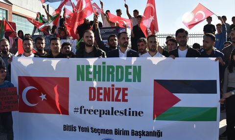 Bitlis’te Filistin’e Destek Yürüyüşü Düzenlendi