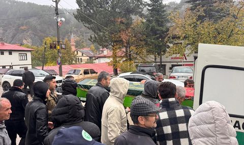 Bolu'da Eşi Tarafından Öldürülen Kadın Defnedildi