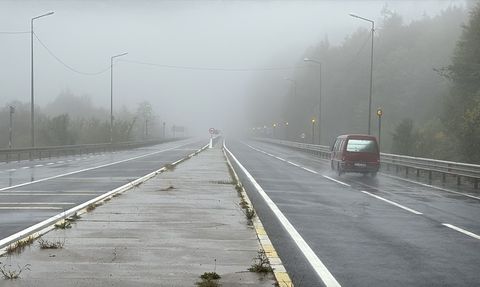 Bolu Dağı'nda Sis ve Sağanak Yağış Ulaşımı Olumsuz Etkiliyor