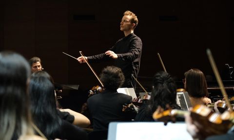 Bursa Bölge Devlet Senfoni Orkestrası, Niklas Benjamin Hoffmann'ı Konuk Etti