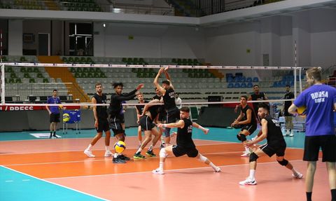 Bursa Büyükşehir Belediyespor, Kupa ve Ligde Zirveye Oynamayı Hedefliyor