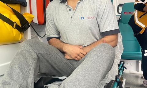 Çanakkale Boğazı'nda Yüzerek Yardım Bekleyen Yabancı Uyruklu Kişi Kurtarıldı