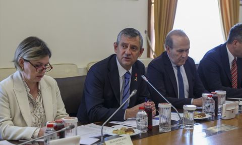 CHP Genel Başkanı Özgür Özel, Finlandiya Dışişleri Komisyonu Başkanı ile Görüştü