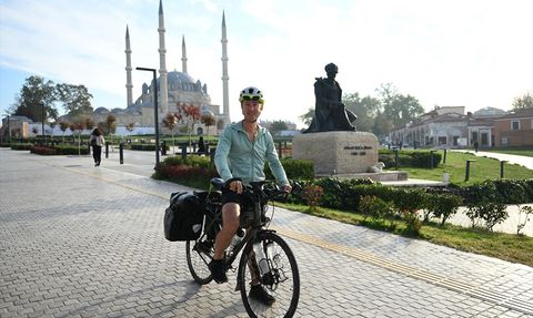 Çocukluk Arkadaşına Anma: Nick Cresswell'ın İyilik Yolculuğu