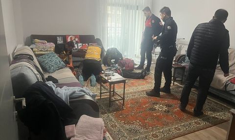 Çorum'da Kalp Krizi Geçiren Osman Topuksak'a Sağlık Ekibi Pencereden Müdahale Etti