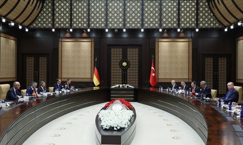 Cumhurbaşkanı Erdoğan ve Almanya Başbakanı Merz, Heyetler Arası Görüşmede Bir Araya Geldi