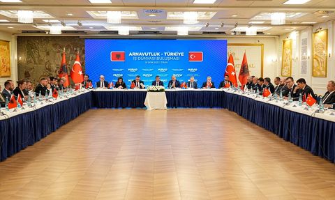 Cumhurbaşkanı Yardımcısı Yılmaz'dan Arnavutluk'ta Ekonomik Vurgular