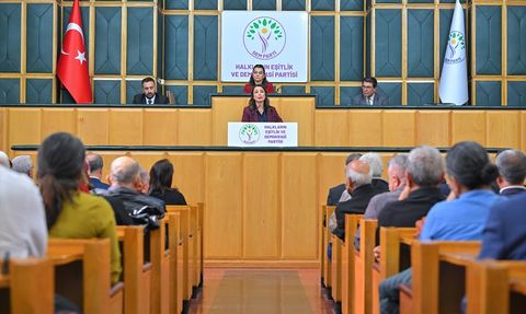 DEM Parti Eş Genel Başkanı Hatimoğulları'ndan Asgari Ücret ve İklim Değişikliği Açıklamaları