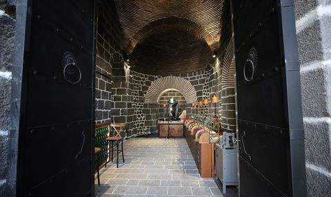 Diyarbakır Surları'nda Geleneksel Takı Atölyesi Kuruldu