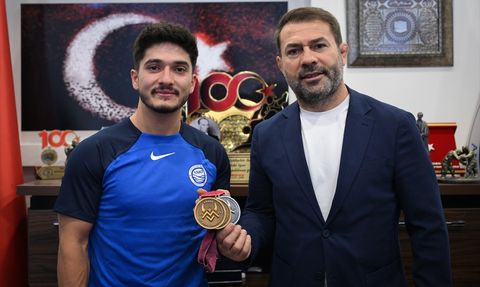 Dünya Şampiyonu Muhammed Furkan Özbek'in Başarısı ve Gelecek Hedefleri