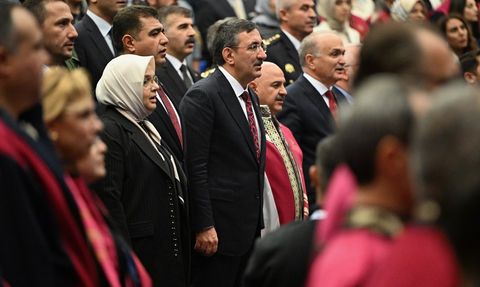 Düzce Üniversitesinde Cevdet Yılmaz'a Fahri Profesörlük Unvanı Verildi