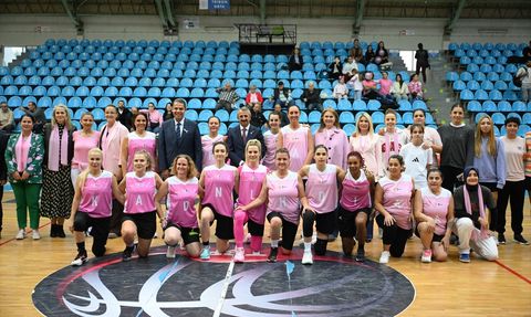 Edirne'de Kadınlardan Meme Kanseri Farkındalığı İçin Pembe Dostluk Maçı
