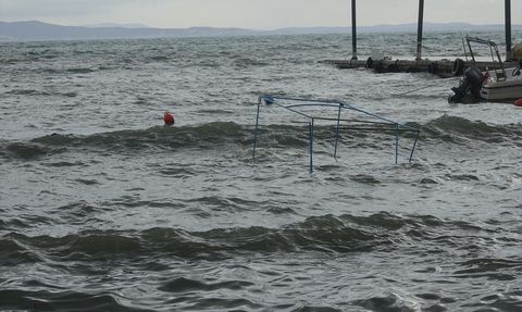 Edremit Körfezi'nde Lodos, Balıkçı Teknelerini Batırdı