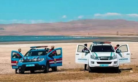 Erçek Gölü'nde Flamingolara Jandarma Koruması