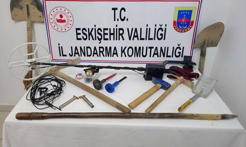 Eskişehir'de Kaçak Kazı Yapan Üç Şüpheli Tutuklandı