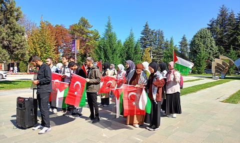 Eskişehir'de Öğrencilerden Gazze'ye Destek