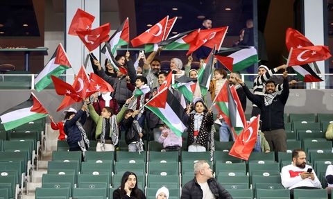 Filistinli Çocuklar Türkiye-Gürcistan Maçında