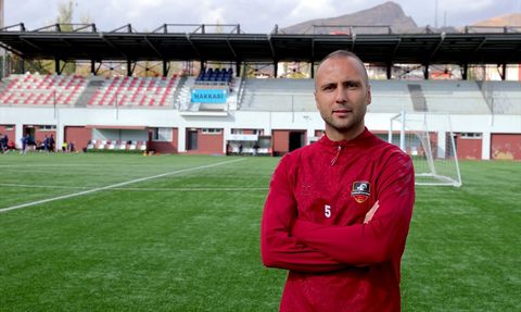 Hakkari'den Futbol Tutkusu: Hakkı Hakan Özhan'ın Hikayesi