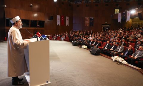 İslam Dünyasında Din Görevlisi Yetiştirme Usulleri Sempozyumu
