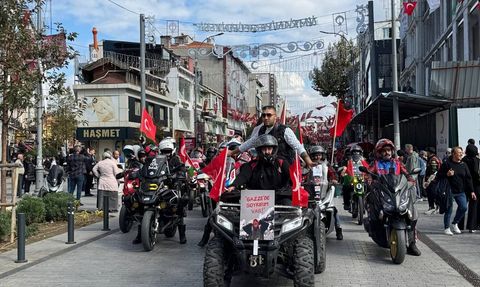 İstanbul'da Motosikletlilerden Gazze İçin Farkındalık Sürüşü