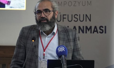 İstanbul'da Nüfusun Yaşlanması ve Aile Üzerine Sempozyum Düzenlendi