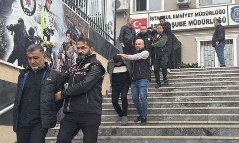 İstanbul Merkezli Oto Hırsızlığı Operasyonu: 74 Gözaltı ve 50 Araç Ele Geçirildi