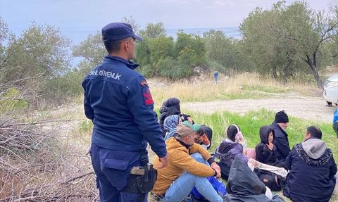 İzmir'de Düzensiz Göçmen Operasyonu