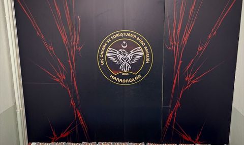 İzmir'de Uyuşturucu Soruşturmasında Tutuklama