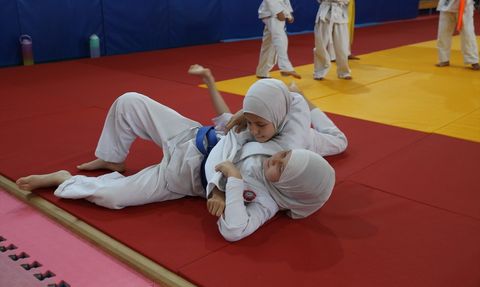 Judocu Kız Kardeşlerin Başarı Hikayesi