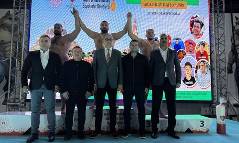 Kahramanmaraş'ta Türkiye Kısa Şalvar Güreş Şampiyonası Tamamlandı