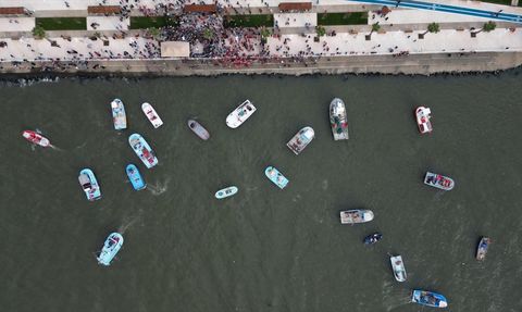 Karadeniz'de Filistin'e Destek: Balıkçılar Insani Yardım İçin Denize Açıldı