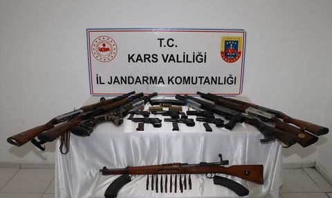 Kars'ta Ruhsatsız Silah Operasyonu: 11 Şüpheli Yakalandı
