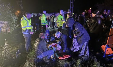 Kastamonu'da Tur Midibüsü Devrildi: 25 Yaralı