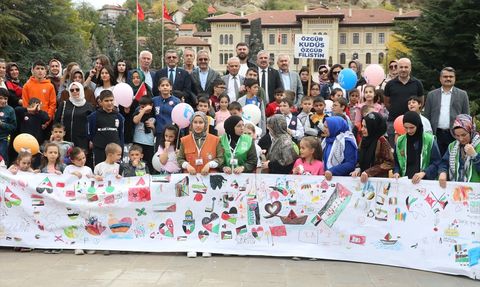 Kastamonu ve Amasya'da Filistinli Çocuklar İçin Çiz Etkinliği