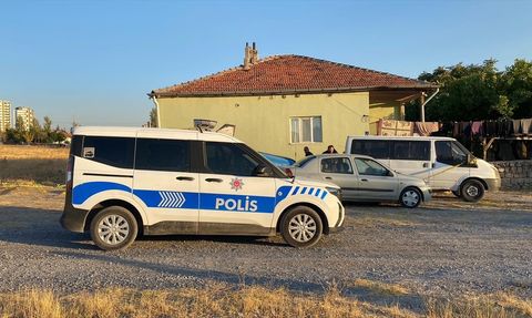 Kayseri'de Baba ve Oğlu Silahlı Saldırıya Uğradı