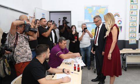 KKTC Cumhurbaşkanı Adayı Tufan Erhürman Oyunu Kullandı