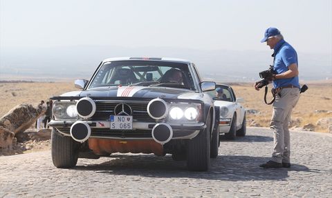 Klasik Otomobil Tutkunları Göbeklitepe'yi Ziyaret Etti