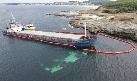 Kocaeli'de Karaya Oturan Kuru Yük Gemisi İçin Kurtarma Çalışmaları Başlayacak