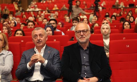 Kocaeli Kitap Fuarı'nda Söyleşiler ve İmza Etkinlikleri