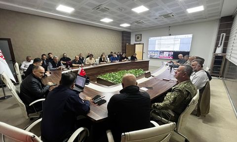 Manisa'da Sındırgı Depremi Sonrası Kriz Merkezi Toplanıyor