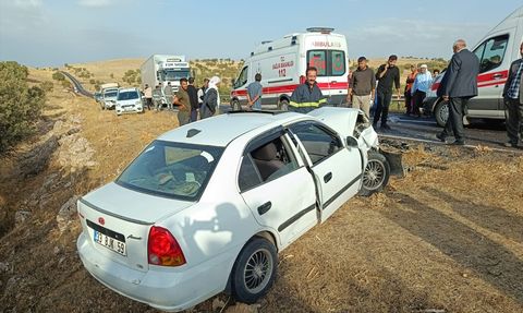 Mardin'de Otomobil Kazası: 4 Yaralı