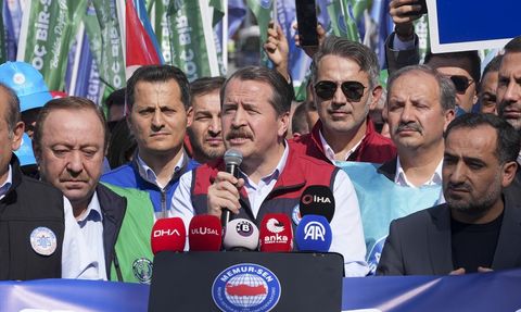 Memur-Sen TBMM Önünde Ek Zam Talep Etti