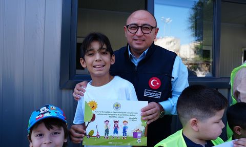 Mersin'de Öğrenciler Doğa Müfettişleri Projesi ile Temizlik Yaptı