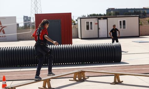 Mersin'in Kadın İtfaiyecileri Afetlere Hazırlanıyor