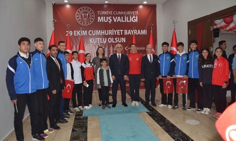 Muş'ta 29 Ekim Cumhuriyet Bayramı Coşkuyla Kutlandı