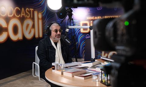 Okan Bayülgen'den Kocaeli Kitap Fuarı'nda Filistin Mesajı